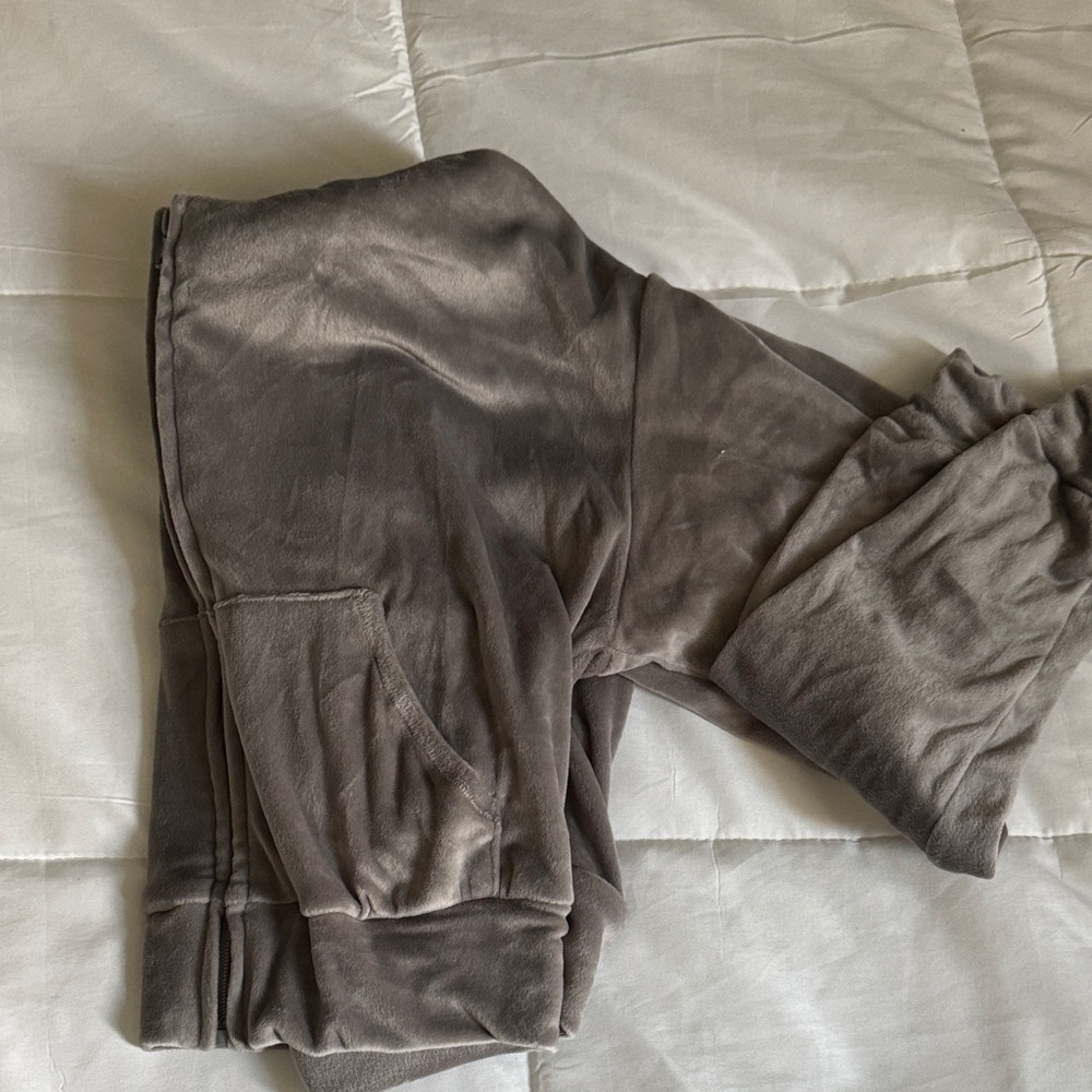 SKIMS Gray Velour Cropped Hoodie (never worn)